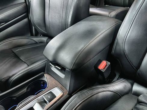 Used 2023 Subaru Ascent Touring image 40