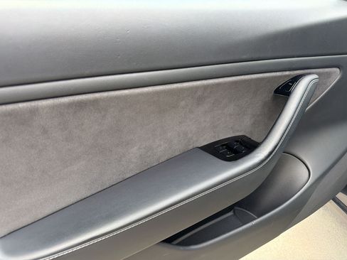 Used 2018 Tesla Model 3 Long Range RWD image 12