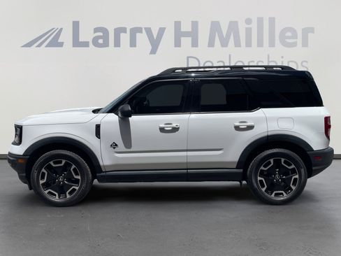 Used 2023 Ford Bronco Sport Outer Banks w/ Tech Package AWD/4WD image 2
