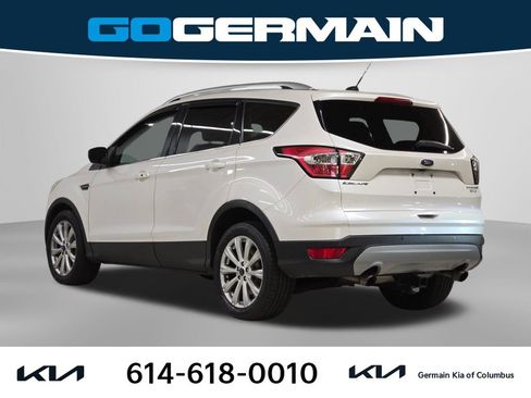 Used 2017 Ford Escape Titanium image 10