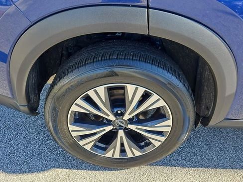 Used 2023 Nissan Rogue SV image 12