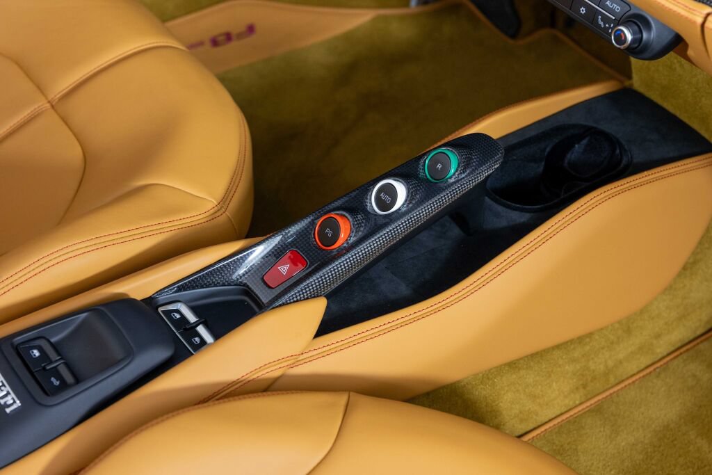 Used 2022 Ferrari F8 Tributo RWD image 57