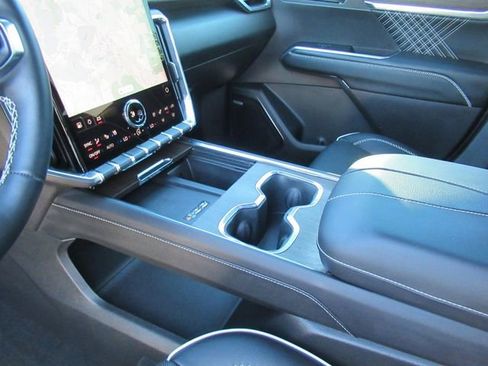 Used 2025 GMC Acadia Denali FWD image 16