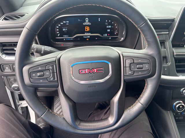Used 2024 GMC Yukon XL AT4 w/ Technology Package AWD/4WD image 17