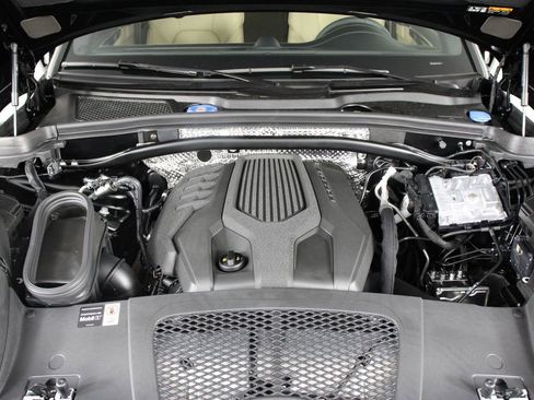 New 2026 Porsche Macan Turbo image 20