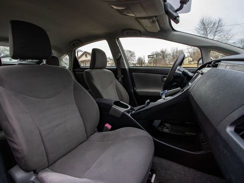 Used 2013 Toyota Prius Plug-In Hybrid image 20