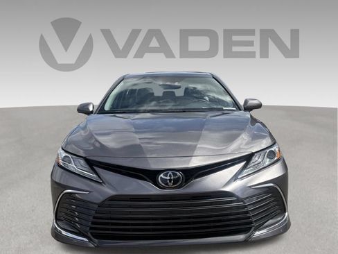 Used 2021 Toyota Camry XLE FWD image 8