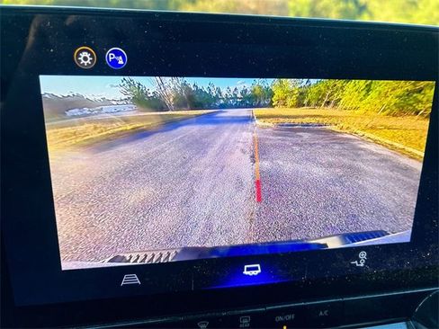 Used 2025 Chevrolet Colorado W/T w/ Advanced Trailering Package image 21