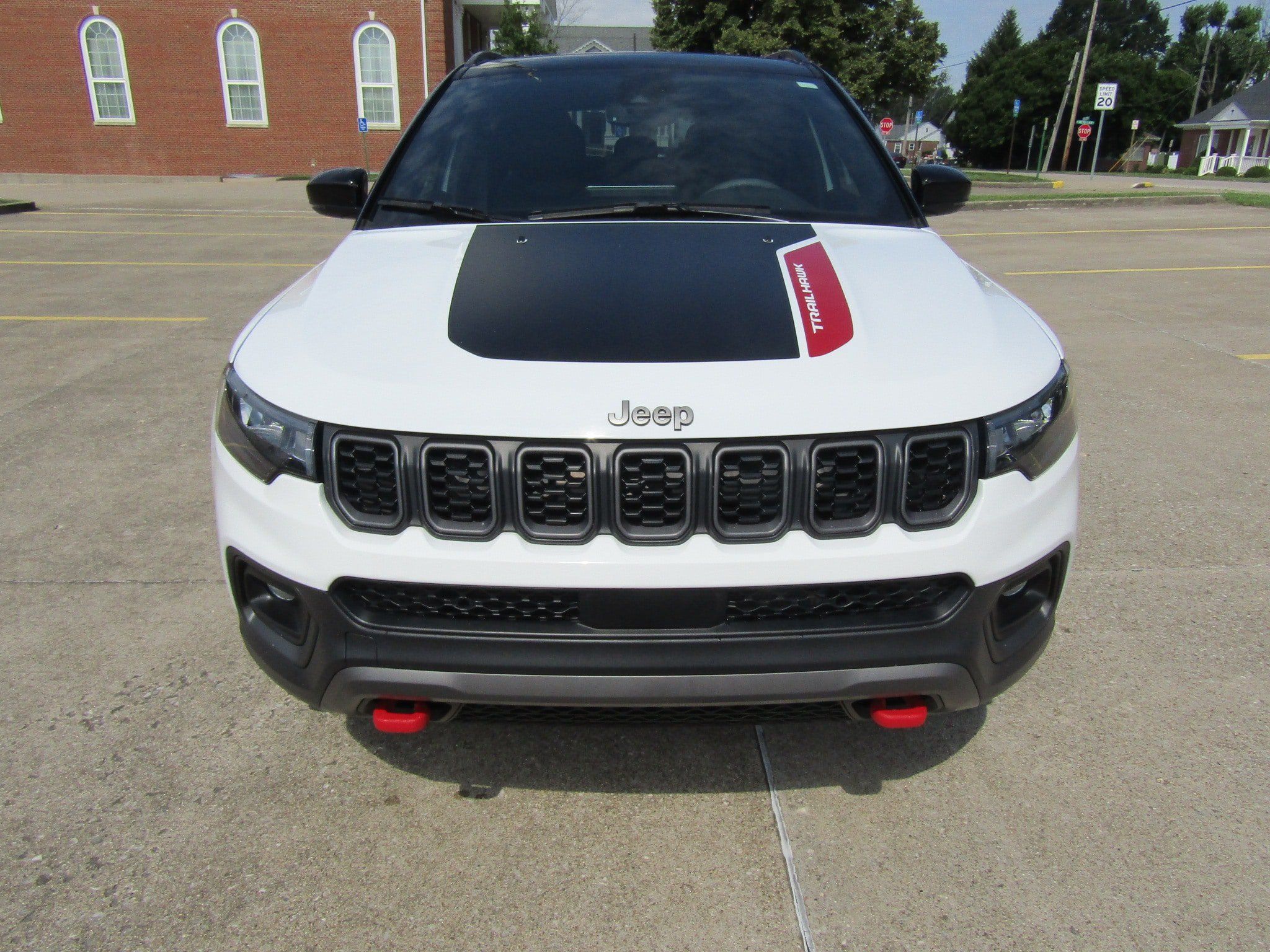Used 2025 Jeep Compass Trailhawk w/ Sun & Sound Group AWD/4WD image 9