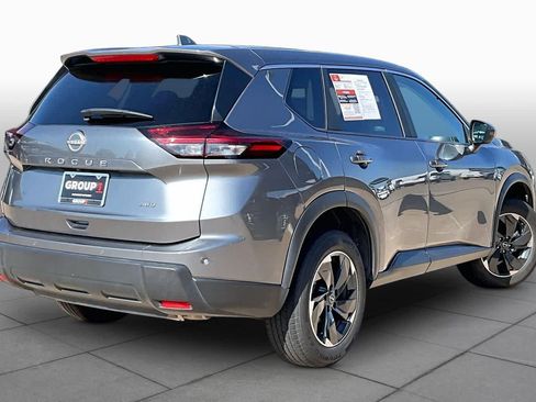 Used 2025 Nissan Rogue SV AWD/4WD image 12