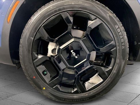 Used 2024 Kia Sorento SX image 9