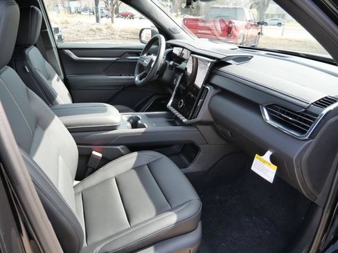 New 2026 GMC Acadia Elevation w/ Elevation Premium Package AWD/4WD image 27