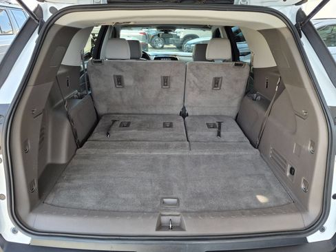 Used 2019 Chevrolet Traverse LT FWD image 25