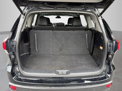 Used 2019 Toyota Highlander XLE AWD/4WD image 8