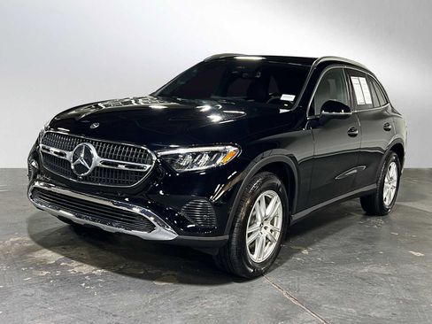 Certified 2025 Mercedes-Benz GLC 300 GLC 300 image 8