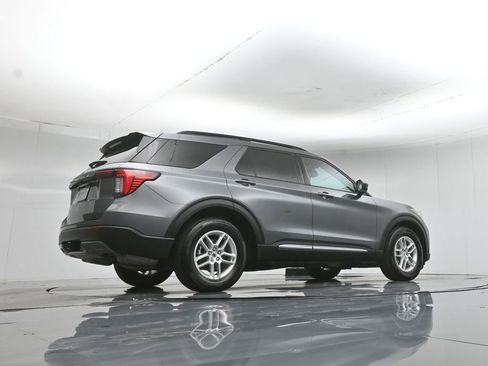 Used 2025 Ford Explorer Active w/ Active Comfort Package RWD image 52