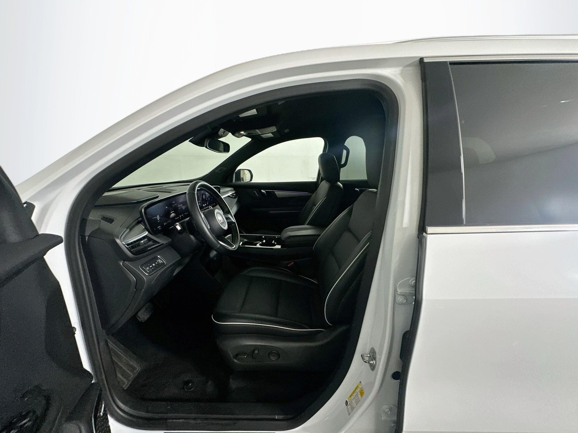 Used 2025 Buick Enclave Preferred FWD image 13