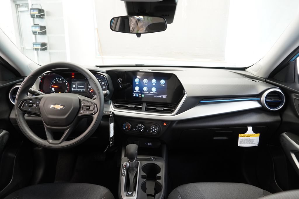 New 2026 Chevrolet Trax LS w/ LS Convenience Package FWD image 17
