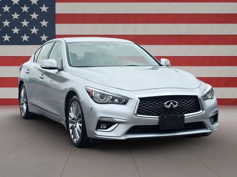 Used 2018 INFINITI Q50 Luxe w/ Essential Package (3.0T Luxe) image 2