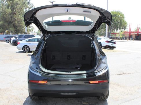 Used 2022 Chevrolet Bolt LT w/ Infotainment Package FWD image 6