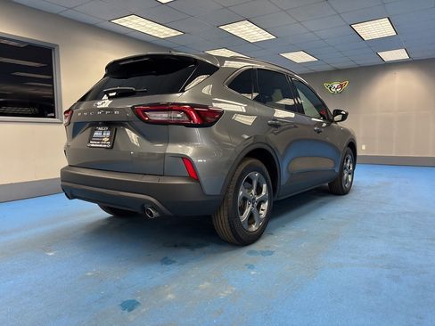 Used 2025 Ford Escape ST-Line image 2