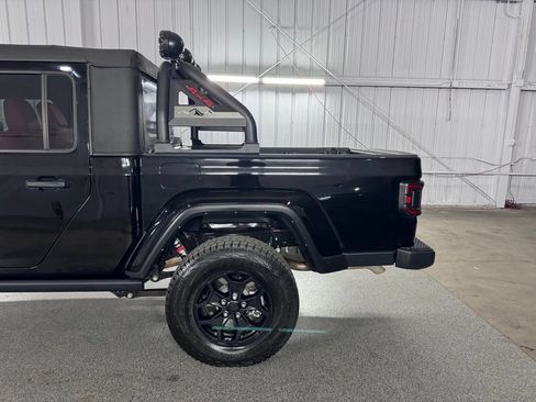 Used 2022 Jeep Gladiator Sport AWD/4WD image 16