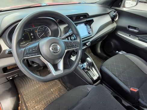 Used 2018 Nissan Kicks SV w/ Interior Electronics Package FWD image 10