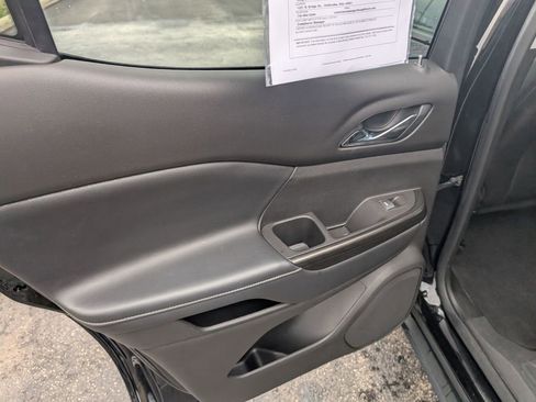 Used 2019 GMC Acadia SLT w/ Black Edition image 10