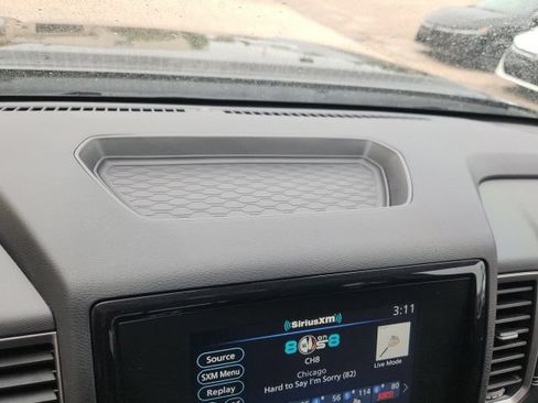 Used 2024 Nissan Frontier SV w/ SV Convenience Package AWD/4WD image 38