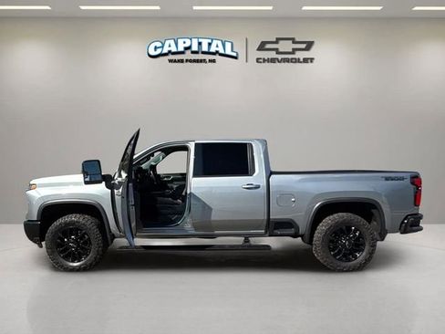 Used 2025 Chevrolet Silverado 2500 LTZ w/ LTZ Plus Package image 12