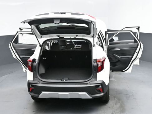 New 2026 Kia Seltos LX image 16