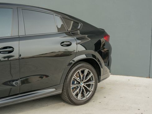 Used 2022 BMW X6 M50i w/ Premium Package image 26