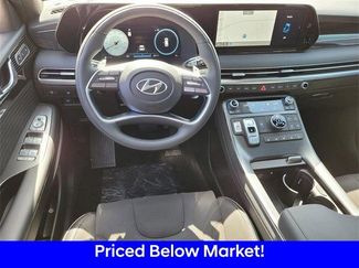Used 2025 Hyundai Palisade Calligraphy video 2