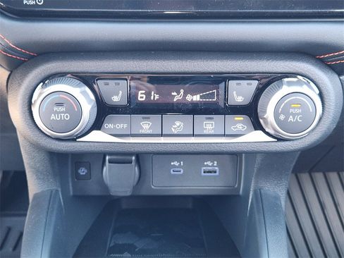 New 2025 Nissan Versa SR image 14