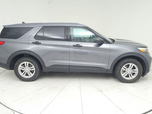 Used 2023 Ford Explorer 4WD image 4