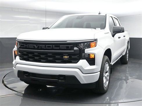 New 2025 Chevrolet Silverado 1500 Custom image 3