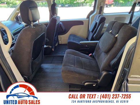 Used 2014 Dodge Grand Caravan American Value Package w/ UConnect Hands-Free Group FWD image 8