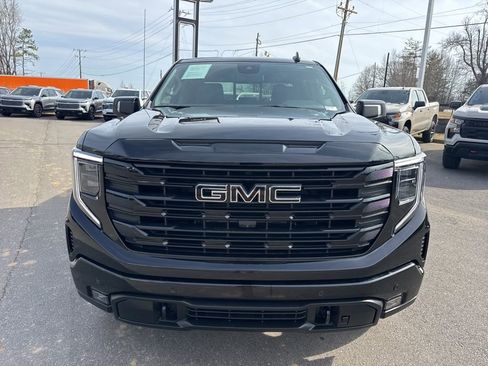 Used 2024 GMC Sierra 1500 Elevation w/ Elevation Premium Package AWD/4WD image 8