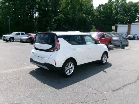 Used 2025 Kia Soul LX w/ LX Technology Package FWD image 6