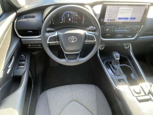 Used 2025 Toyota Grand Highlander FWD image 13