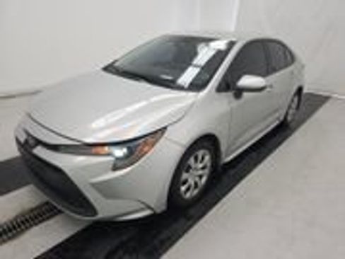 Used 2025 Toyota Corolla LE FWD image 1