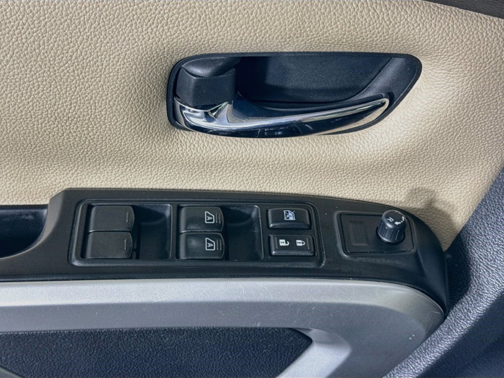 Used 2017 Nissan Titan SV RWD image 21
