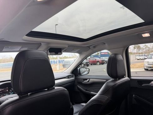 Used 2022 Ford Escape SEL image 10