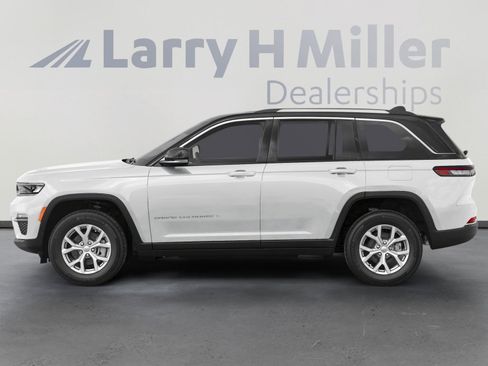 Used 2022 Jeep Grand Cherokee Overland w/ Adv Protech Group III image 7
