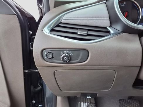 Used 2019 Chevrolet Malibu Premier w/ Sun and Wheel Package image 25