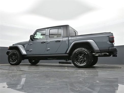 Used 2024 Jeep Gladiator Sport image 34