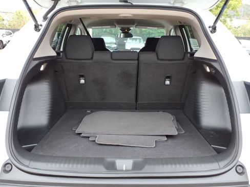 Certified 2026 Honda HR-V LX image 6