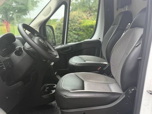 Used 2023 RAM ProMaster 2500 FWD image 9