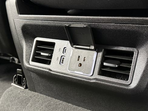 Used 2023 Chevrolet Silverado 1500 LT image 26