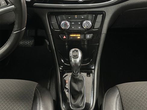 Used 2020 Buick Encore Preferred AWD/4WD image 17